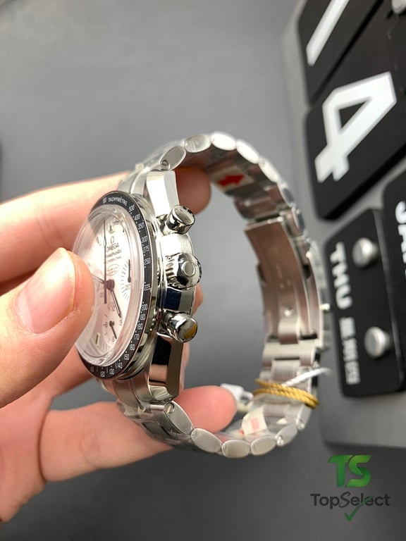 Omega Speedmaster Professional Snoopy Silver Dial - 2