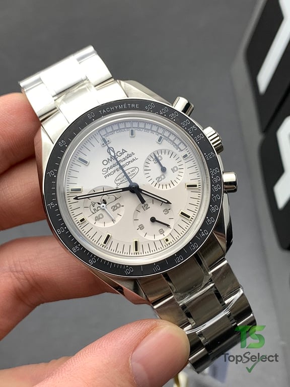 Omega Speedmaster Professional Snoopy Silver Dial - 4