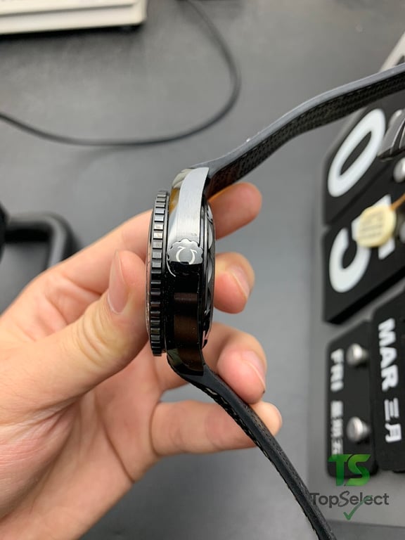 Omega Seamaster Planet Ocean Deep Black GMT - 3