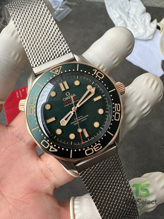 Omega Seamaster Diver 300M Bronze Gold Green Dial - 4