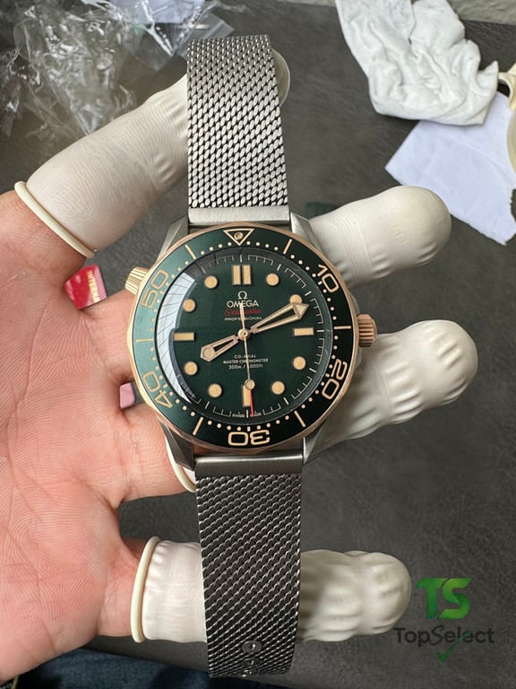 Omega Seamaster Diver 300M Bronze Gold Green Dial - 9