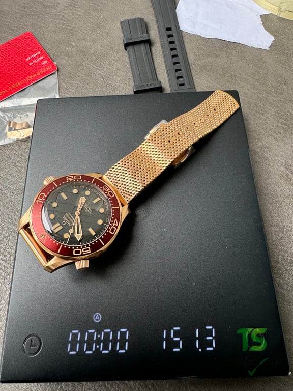 Omega Seamaster Diver 300M Bronze Gold Burgundy - 2