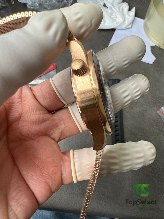 Omega Seamaster Diver 300M Bronze Gold Burgundy - 3