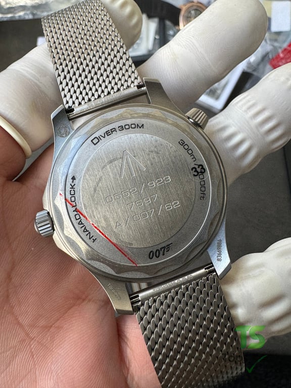 Omega Seamaster 300M No Time to Die 007 Edition - 18