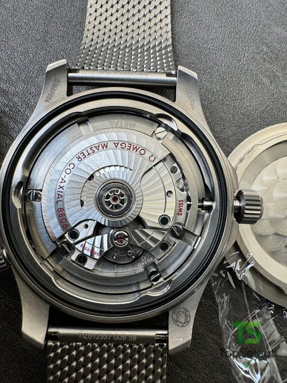 Omega Seamaster 300M No Time to Die 007 Edition - 4
