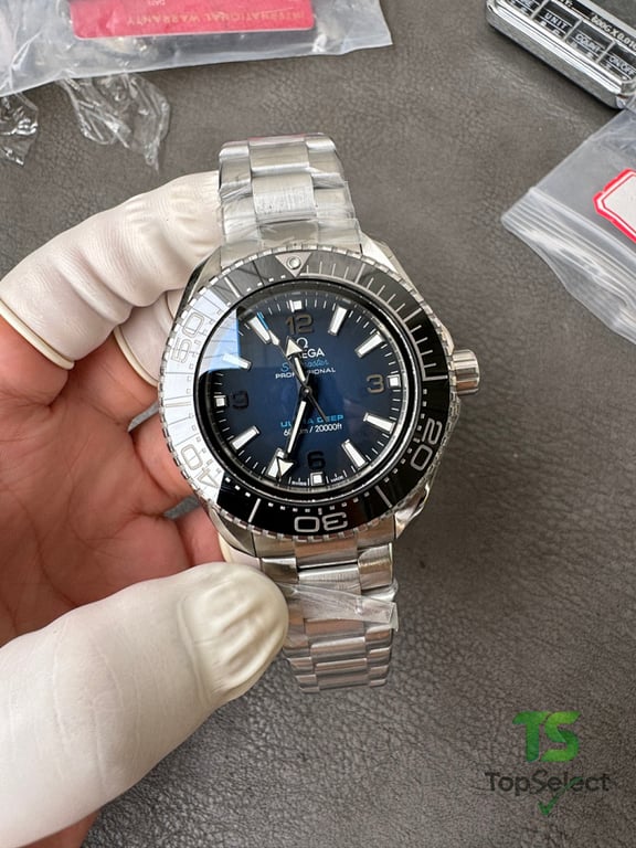 Omega Seamaster Planet Ocean Ultra Deep Blue Dial - 5
