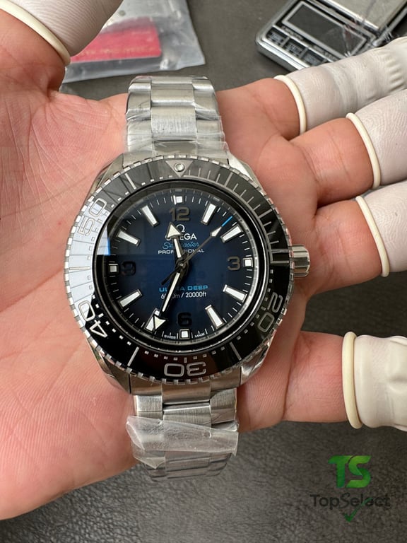 Omega Seamaster Planet Ocean Ultra Deep Blue Dial - 8