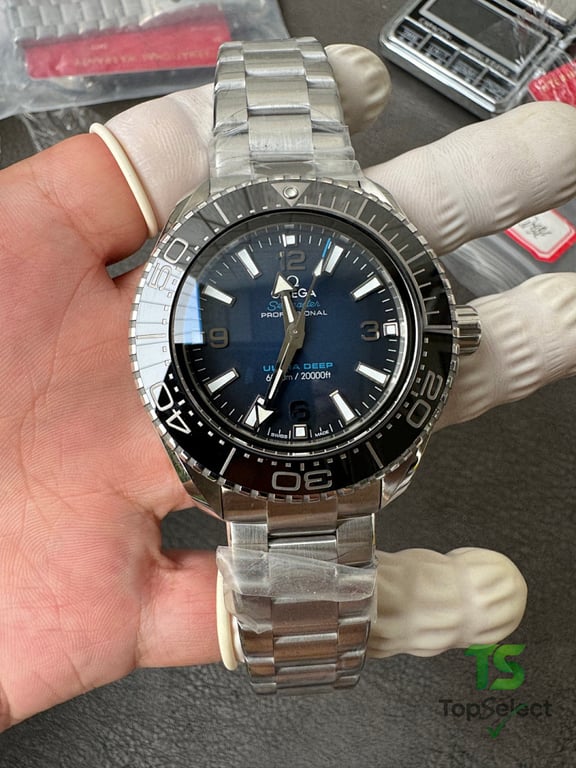Omega Seamaster Planet Ocean Ultra Deep Blue Dial - 9