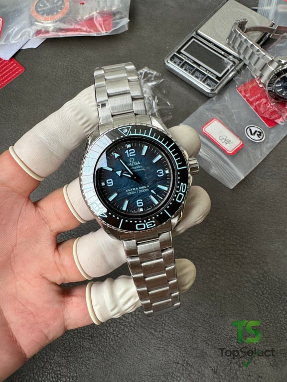 Omega Seamaster Planet Ocean Ultra Deep Blue Dial - 2