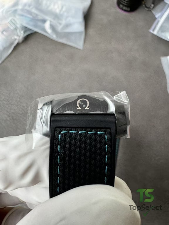 Omega Seamaster Aqua Terra Worldtimer Black Ceramic - 2