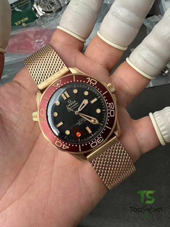 Omega Seamaster Diver 300M Bronze Gold 007 Edition - 8