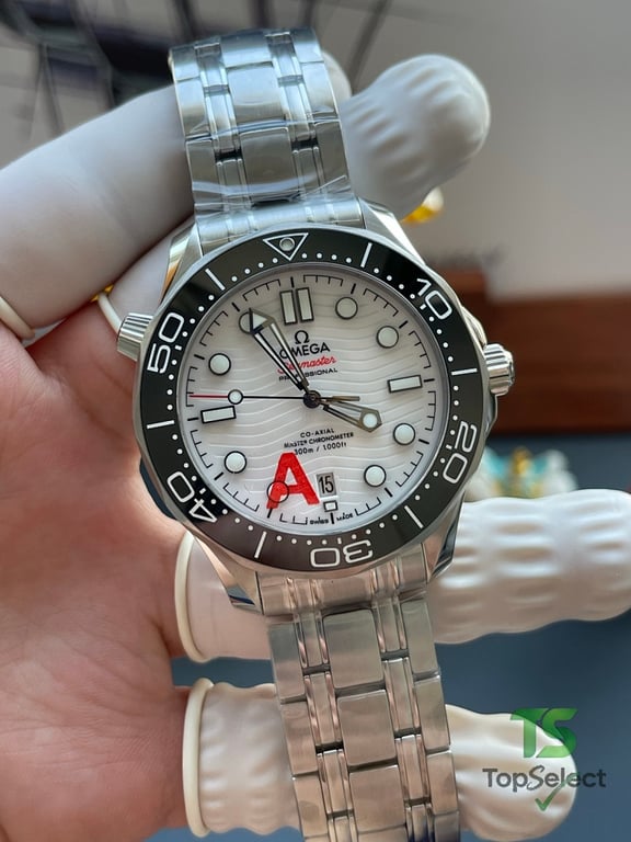 Omega Seamaster Diver 300M White Dial Black Bezel - 2