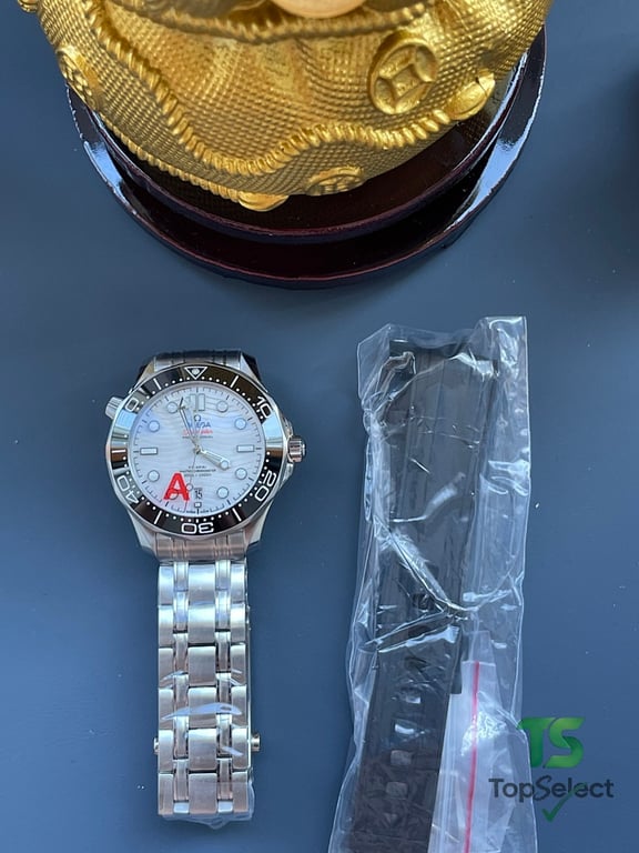Omega Seamaster Diver 300M White Dial Black Bezel - 5