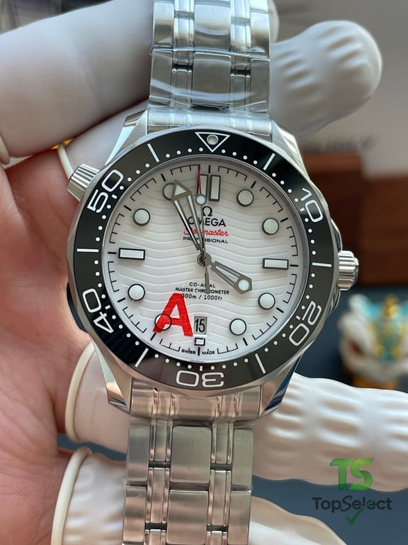Omega Seamaster Diver 300M White Dial Black Bezel - 7