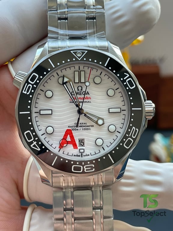 Omega Seamaster Diver 300M White Dial Black Bezel - 10