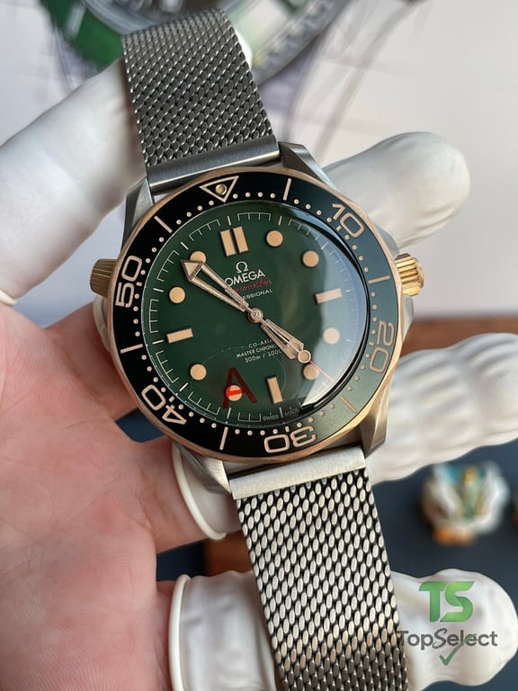 Omega Seamaster Diver 300M No Time to Die Green Dial - 11