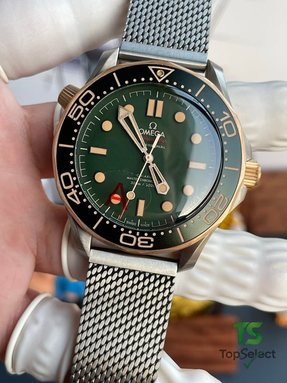 Omega Seamaster Diver 300M No Time to Die Green Dial - 7