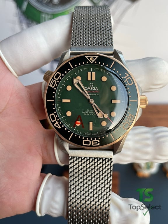 Omega Seamaster Diver 300M No Time to Die Green Dial - 8