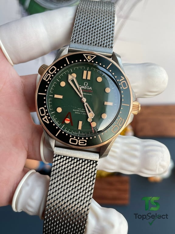 Omega Seamaster Diver 300M No Time to Die Green Dial - 9