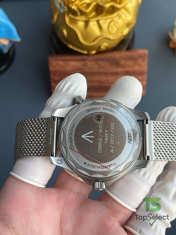 Omega Seamaster Diver 300M No Time to Die Edition - 10