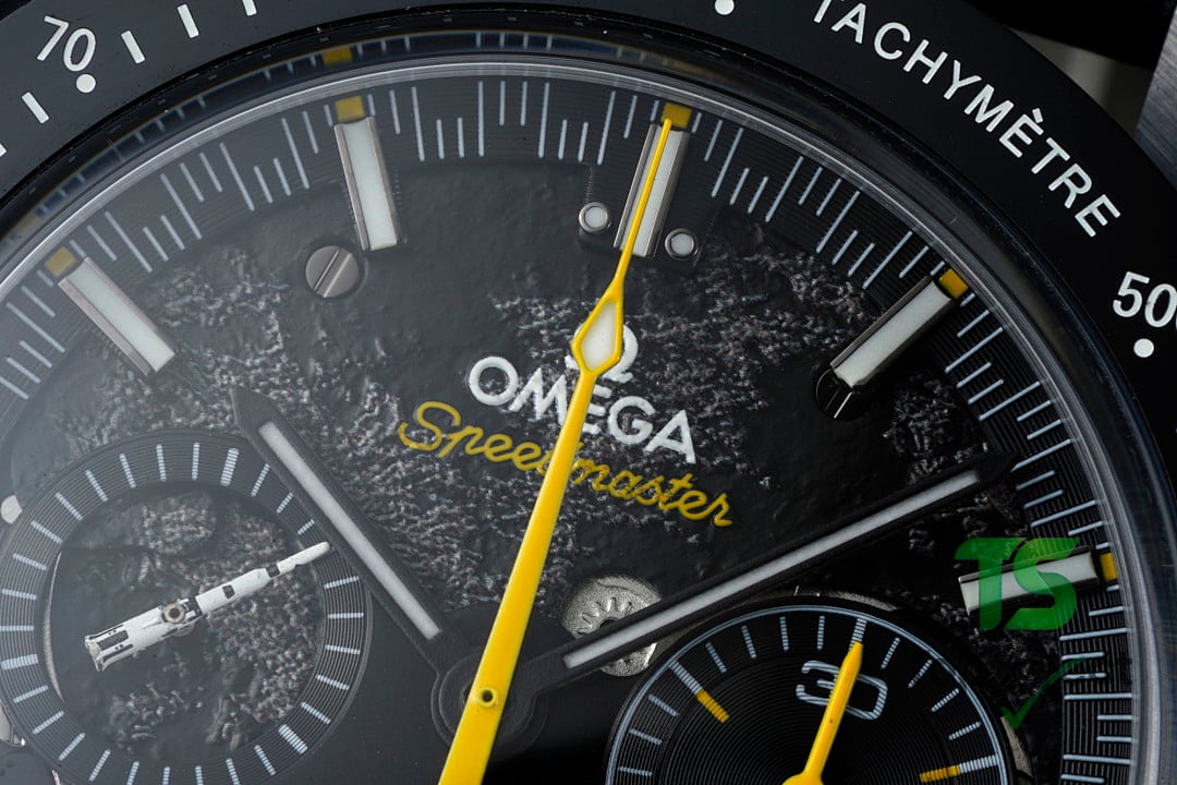 Omega Speedmaster Dark Side of the Moon Apollo 8 - 6