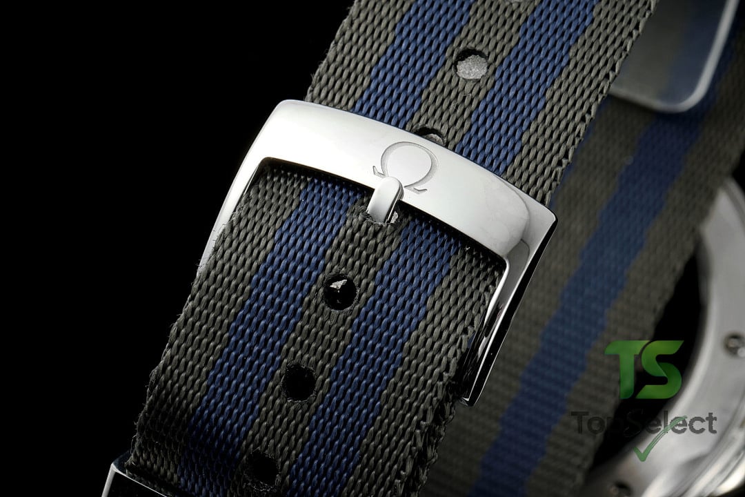 Omega Seamaster Diver 300M 007 Edition Bond 60th Anniversary - 4