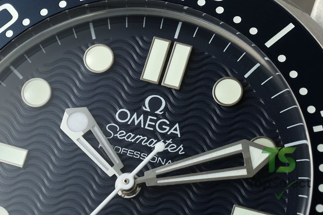 Omega Seamaster Diver 300M 007 Edition Bond 60th Anniversary - 5