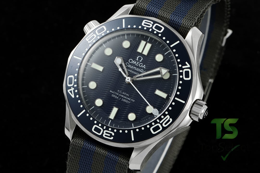 Omega Seamaster Diver 300M 007 Edition Bond 60th Anniversary - 8