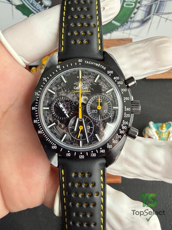 Omega Speedmaster Dark Side of the Moon Apollo 8 - 2