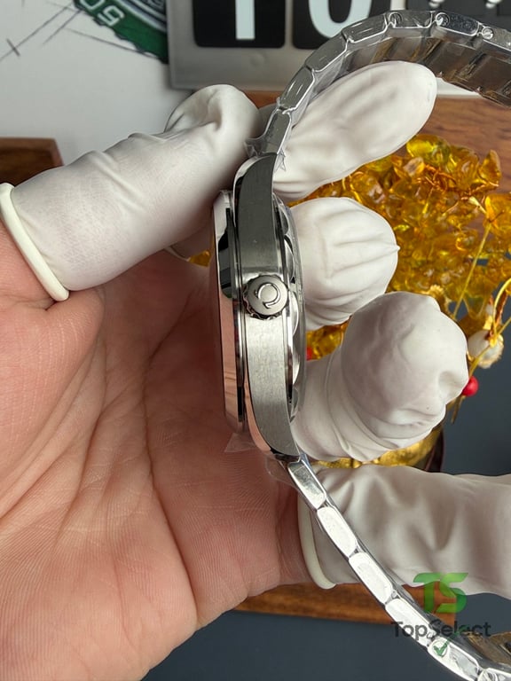 Omega Seamaster Aqua Terra White Dial Orange Hand - 15