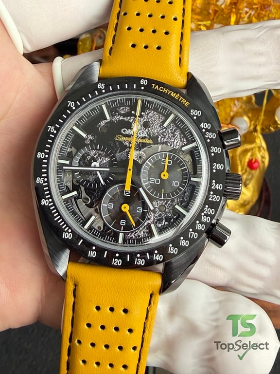 Omega Speedmaster Dark Side of the Moon Apollo 8 - 10