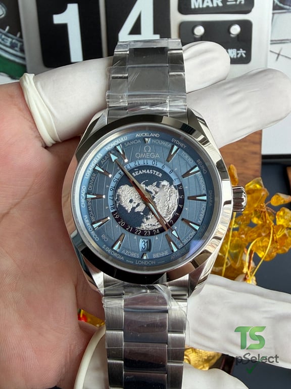 Omega Seamaster Aqua Terra Worldtimer Summer Blue - 18