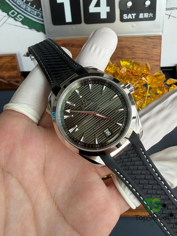 Omega Seamaster Aqua Terra Green Dial - 11