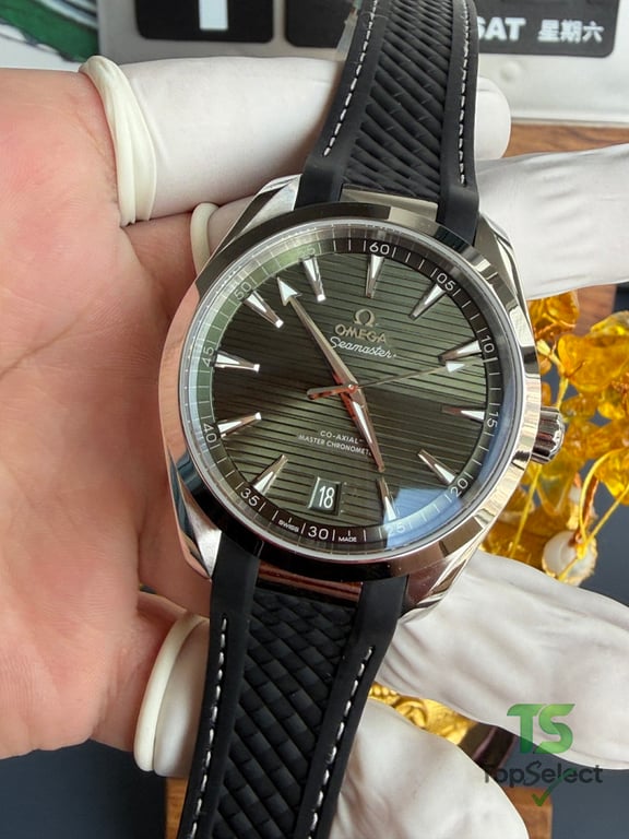 Omega Seamaster Aqua Terra Green Dial - 19