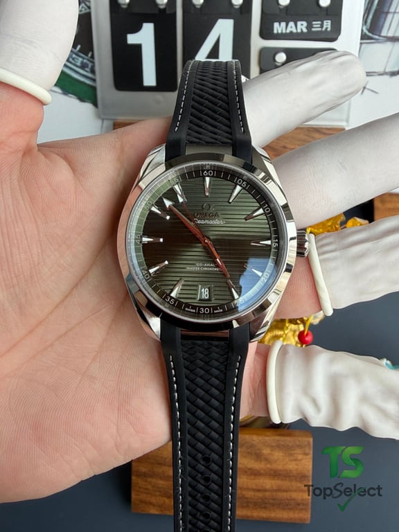Omega Seamaster Aqua Terra Green Dial - 8