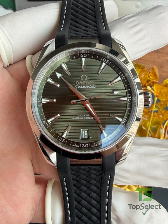 Omega Seamaster Aqua Terra Green Dial - 9