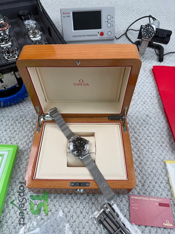 Omega Seamaster Diver 300M 007 Edition - 7