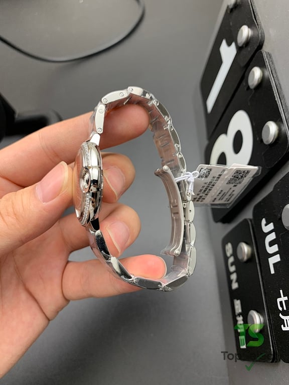 Cartier Ballon Bleu Diamond Bezel Silver 33mm - 5