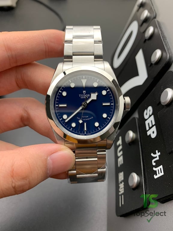 Tudor Black Bay 41 Steel 79540 - 5