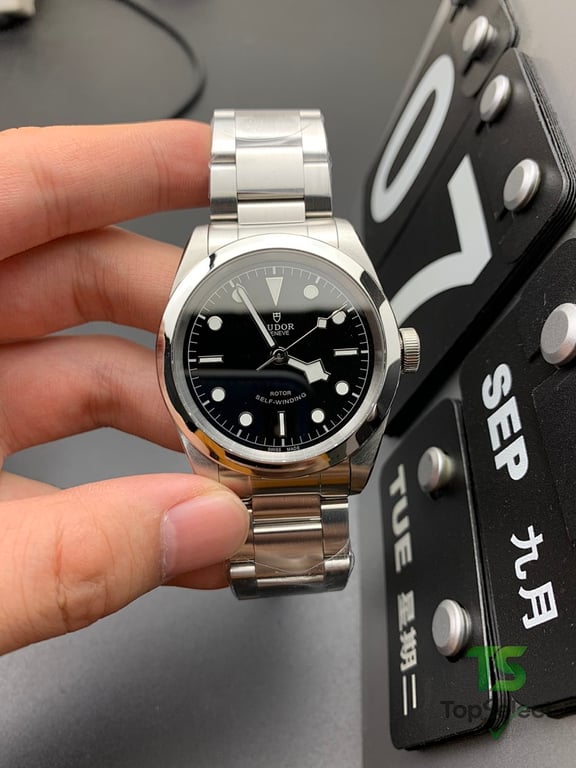 Tudor Black Bay 41 Steel 79540 - 6