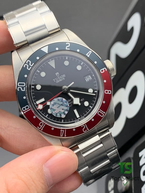 Tudor Black Bay GMT Pepsi Bezel - 2