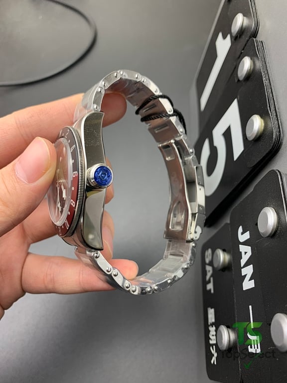 Tudor Black Bay GMT Pepsi Bezel - 5