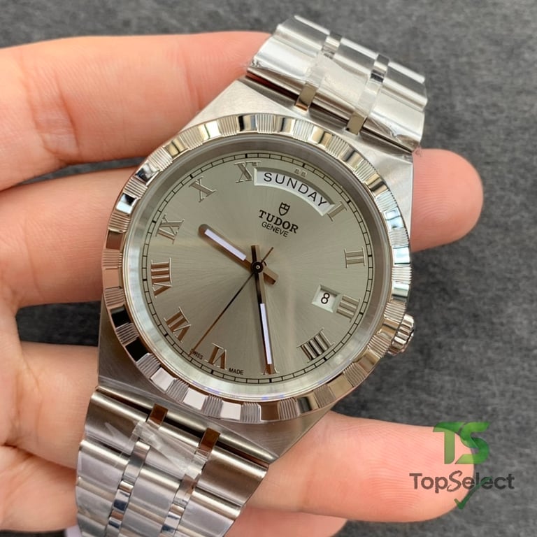Tudor Royal 41mm Silver Dial - 9