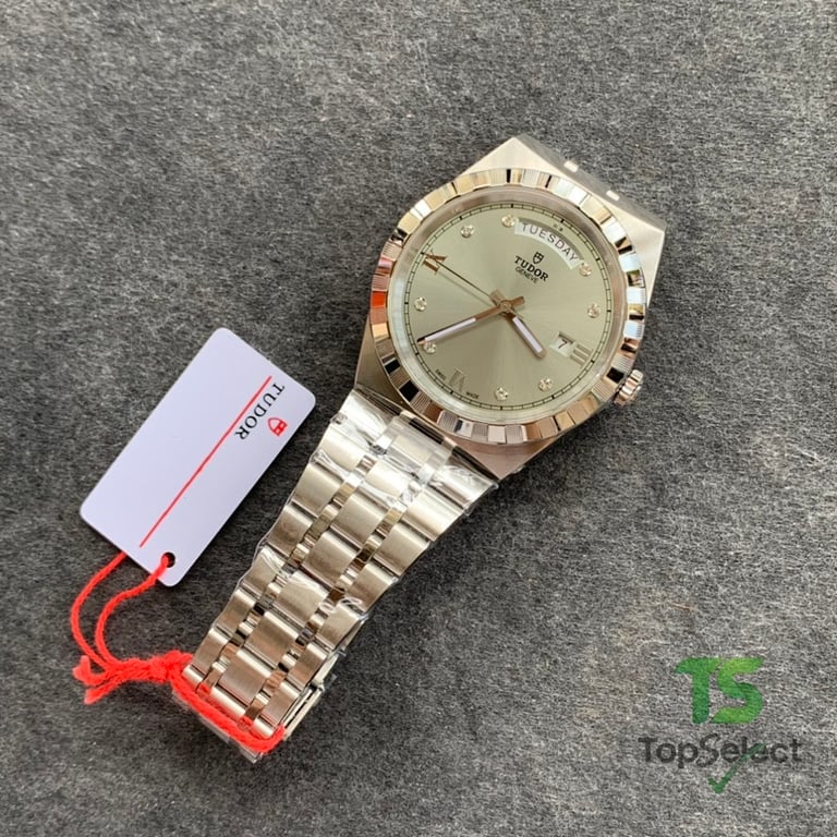 Tudor Royal 41mm Silver Dial 28600 - 2