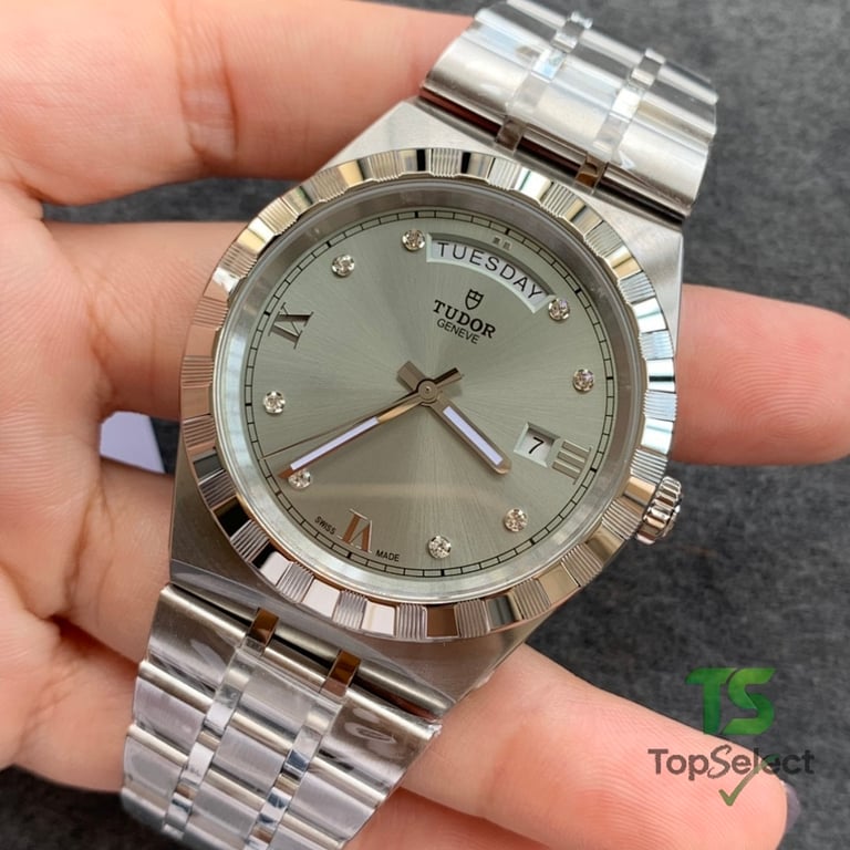 Tudor Royal 41mm Silver Dial 28600 - 8