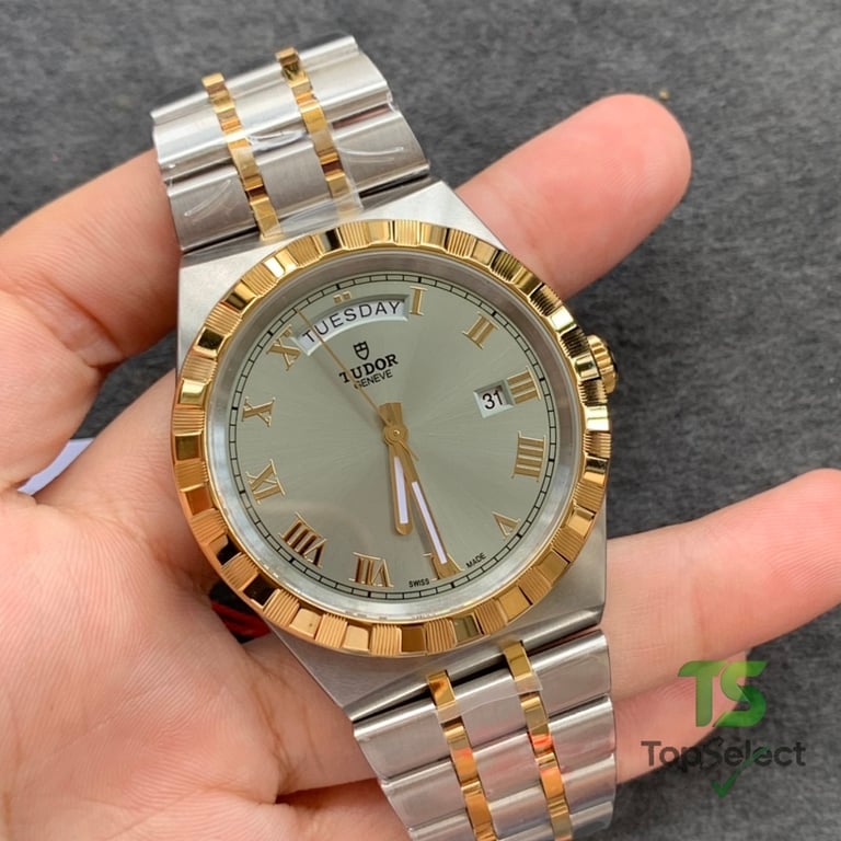 Tudor Royal 41mm Day-Date Silver Dial 28603 - 6