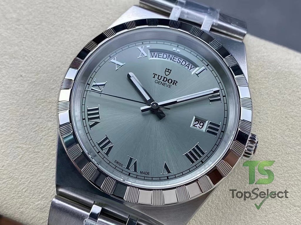 Tudor Royal 41mm Silver Dial Watch - 3