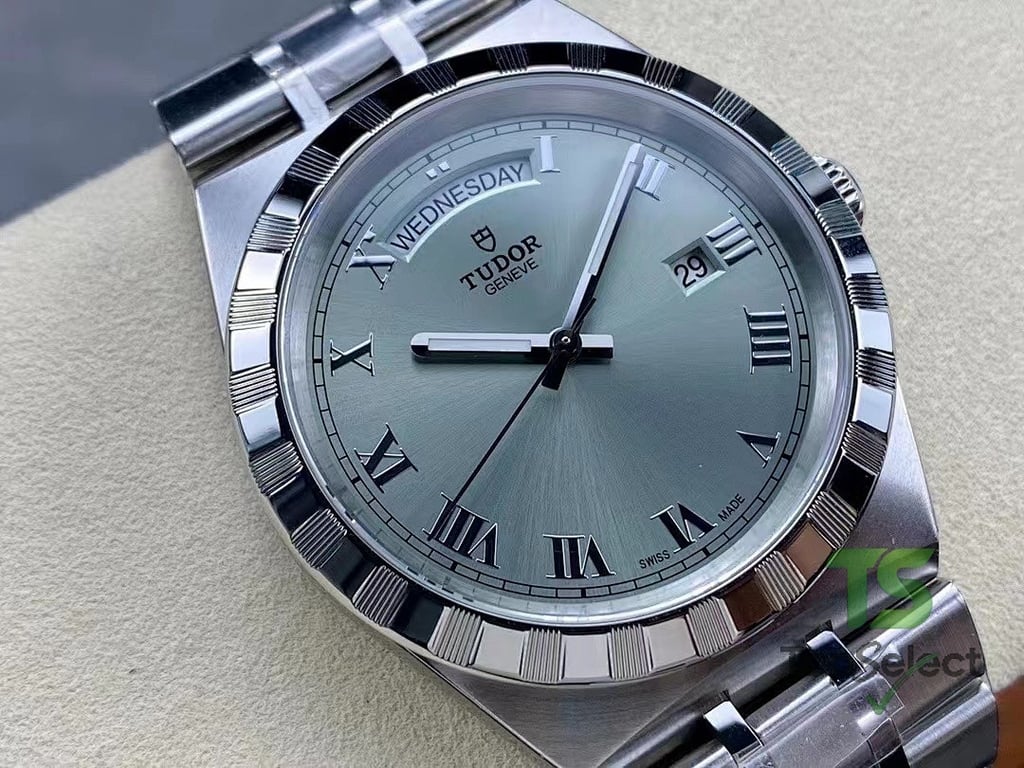 Tudor Royal 41mm Silver Dial Watch - 6