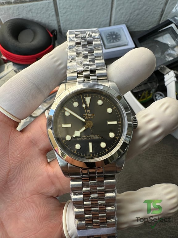 Tudor Black Bay 39 Anthracite Dial - 11