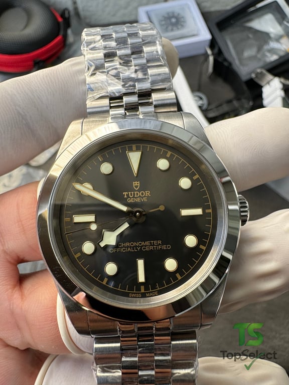 Tudor Black Bay 39 Anthracite Dial - 12
